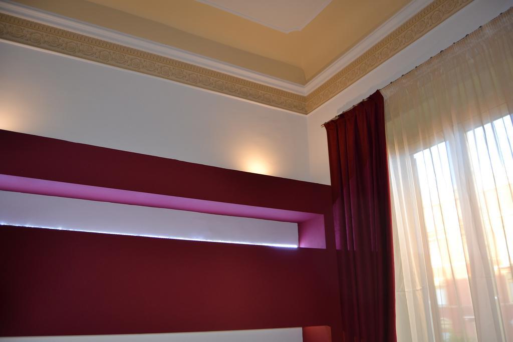 B&B The Queens Foggia Bagian luar foto