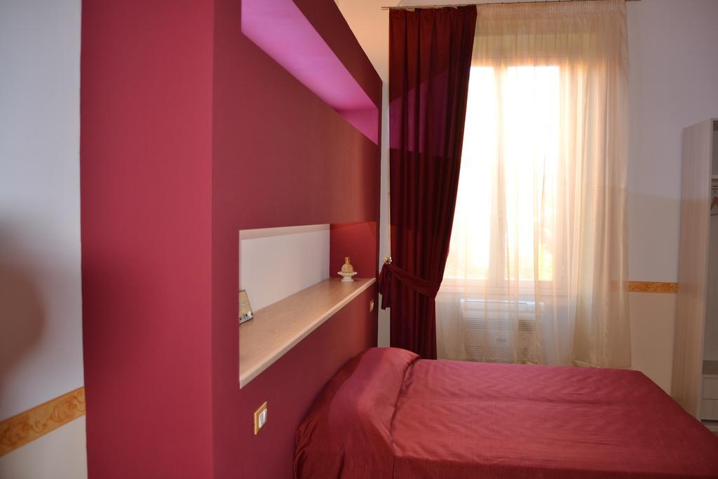 B&B The Queens Foggia Bagian luar foto