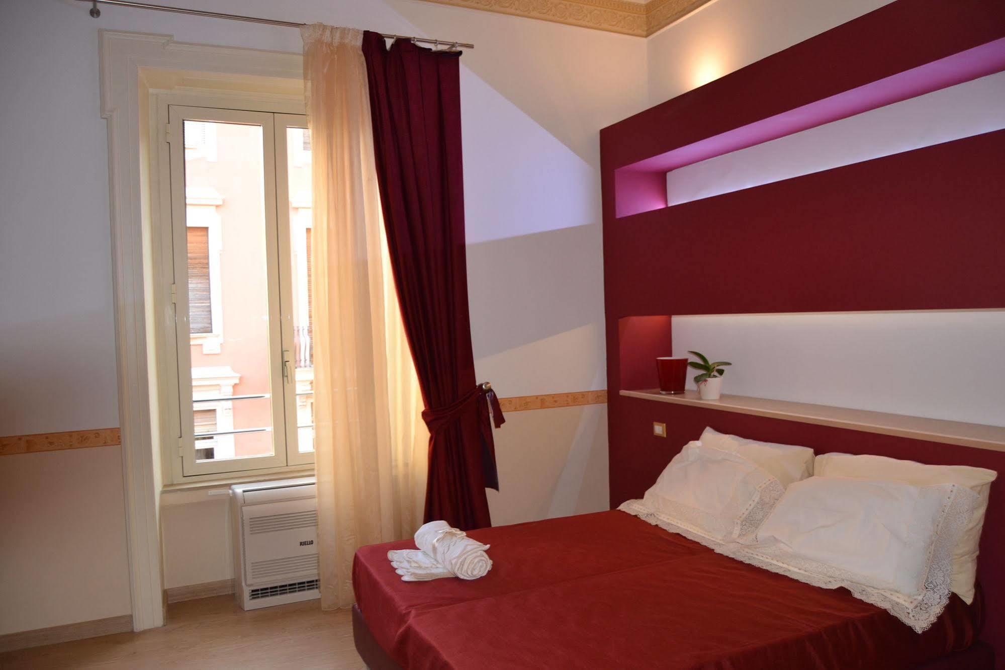 B&B The Queens Foggia Bagian luar foto