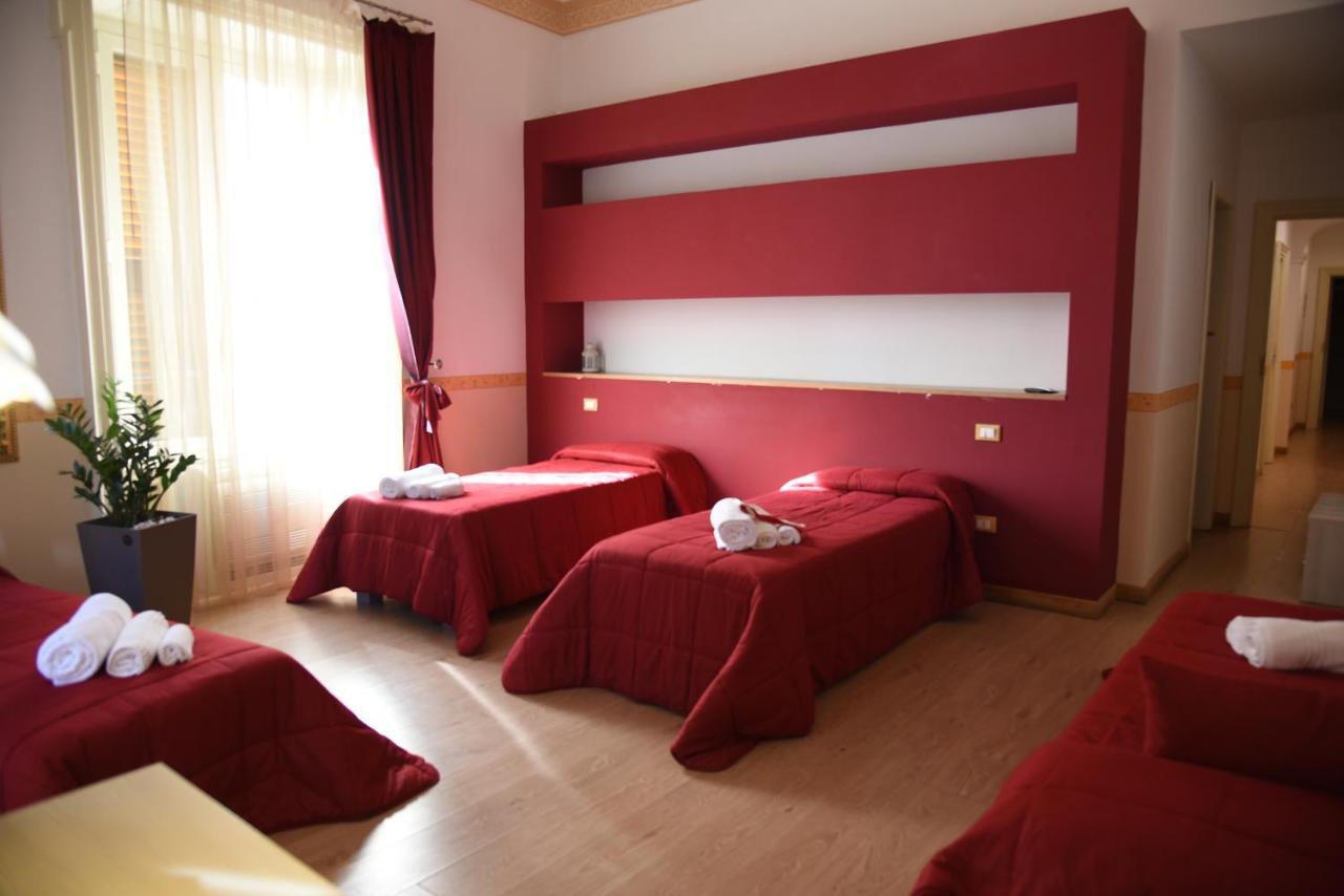 B&B The Queens Foggia Bagian luar foto